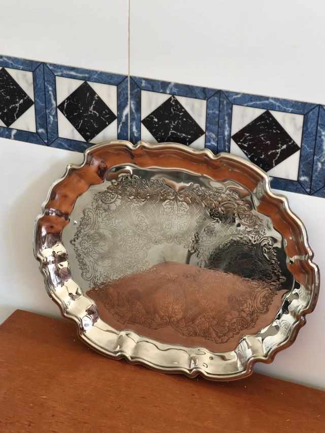 Bandeja decorativa metal y madera