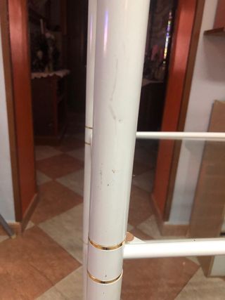 Estantería de cristal y metal