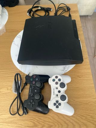Consola PS3 + 2 Mandos