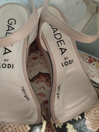 Sandalias Lodi Beige/Multicolor Talla X