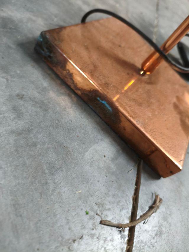 Lampada da terra in rame e paralume beige