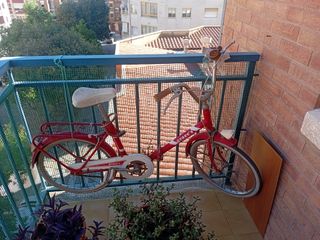 Bicicleta antigua roja