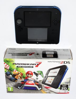 Nintendo 2DS Negra y Azul + Mario Kart 7