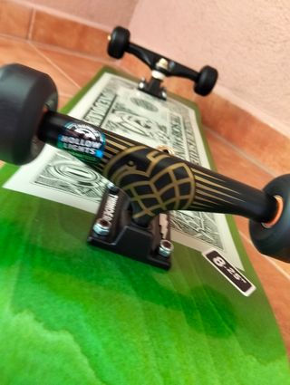 Skate Santa Cruz 8.25" Completo/ Nuevo!