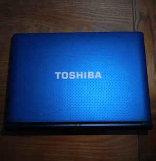 ORDENADOR PORTÁTIL TOSHIBA NEGRO Y AZUL 