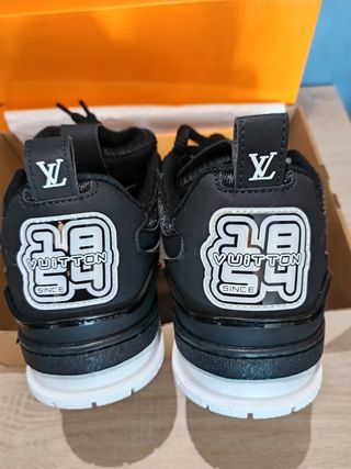 Zapatos Louis Vuitton negro