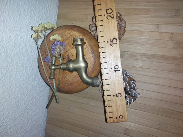 Rubinetto antico in ottone