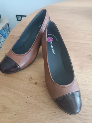 Zapatos de piel Baerchi marrones tallan cómo 37