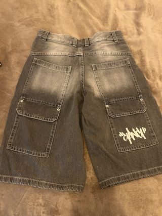 Bermuda Bershka gris Talla 34