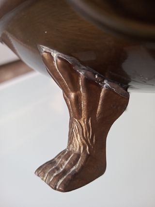 Macetero metal con 2 leones,  asas y patas