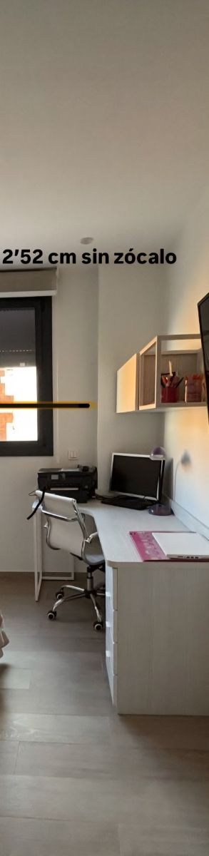 Escritorio madera blanco. 