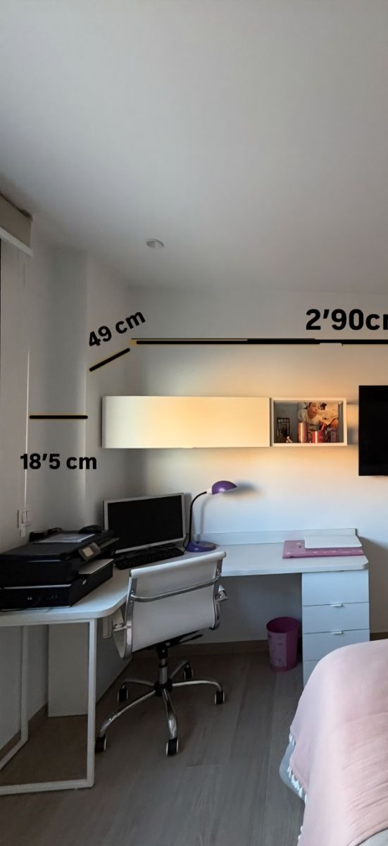 Escritorio madera blanco.