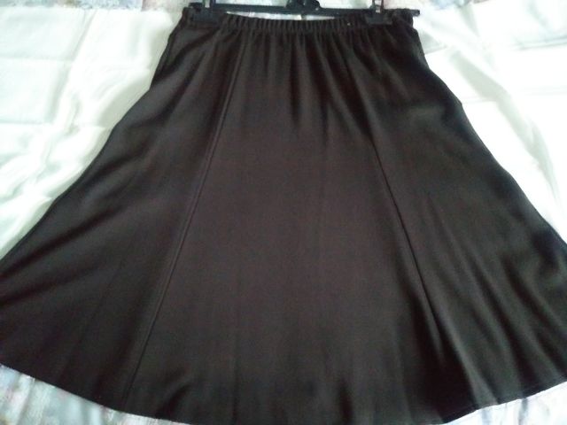 Falda de punto marrón