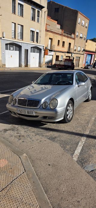 Mercedes-Benz  CLK 2002