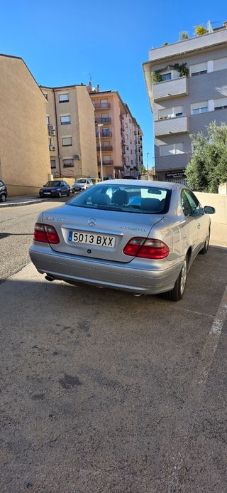 Mercedes-Benz  CLK 2002