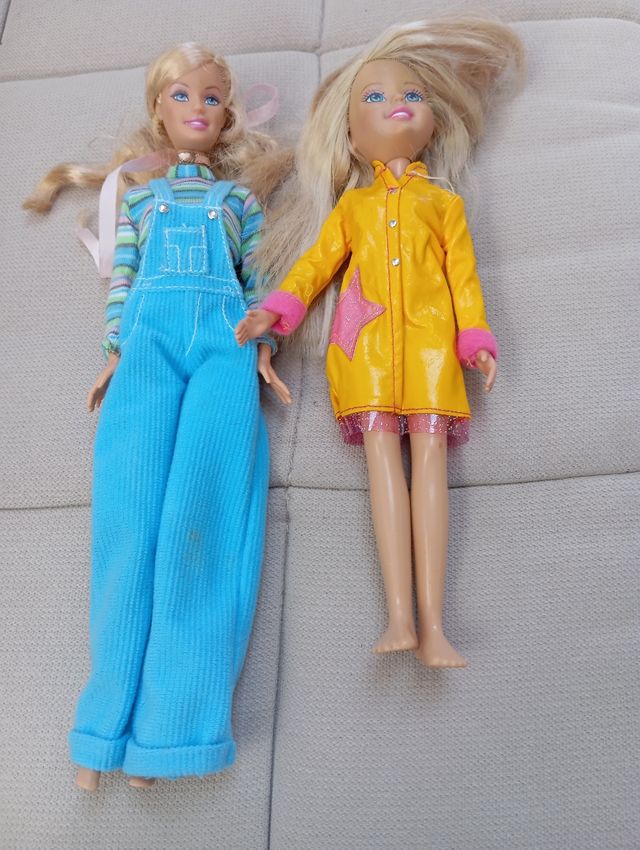 Muñecas rubias con ropa