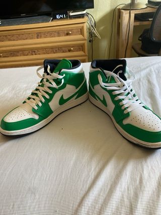 Jordan Air Verde y Blanco