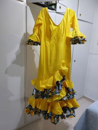 Traje de Flamenca Amarillo con Flores