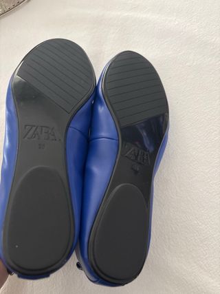 Zapatos planos Zara azules talla 36