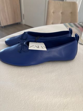 Zapatos planos Zara azules talla 36