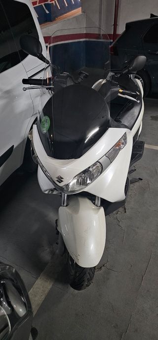 Suzuki Burgman 200 Executive