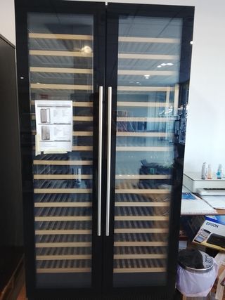 Cantinetta per vino a doppia anta