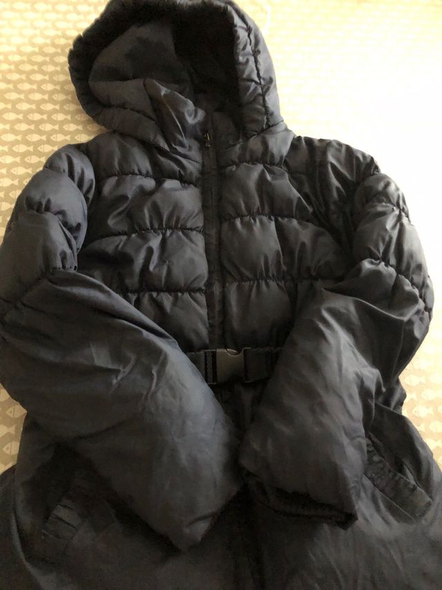 Chaqueta acolchada azul para niños