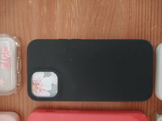 Custodie mini per iPhone 13, rosse e altre