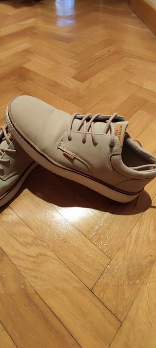 Zapatos de vestir para niño color beige