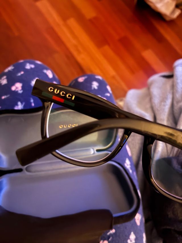 Gafas Gucci Negras y Doradas