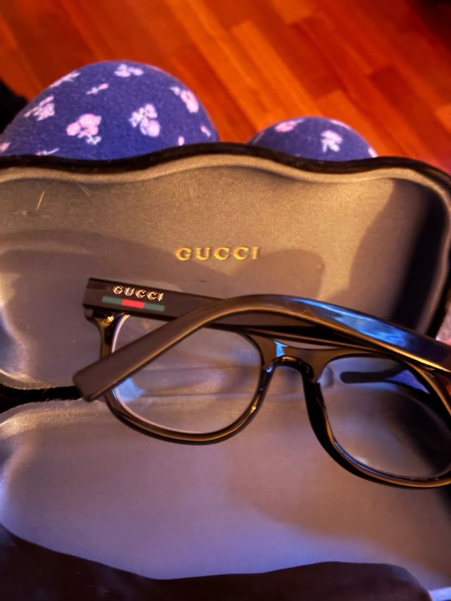 Gafas Gucci Negras y Doradas