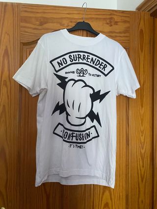 Camiseta No Surrender