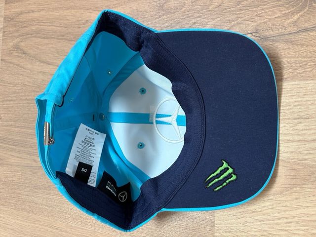 Gorra Azul + Gorra Negra Mercedes AMG Petronas