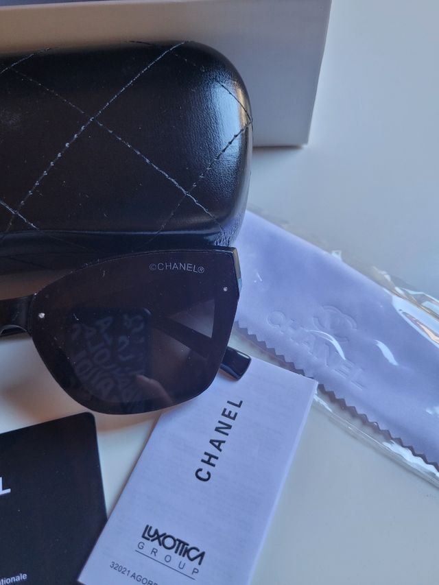 Gafas de sol Chanel negras
