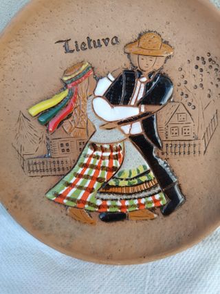 Piatto decorativo Lituania ceramica vintage