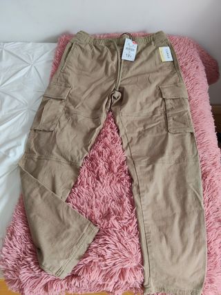 Pantalón cargo beige Talla M