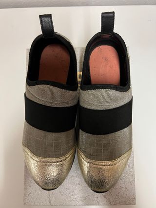 Sneakers donna oro e argento.