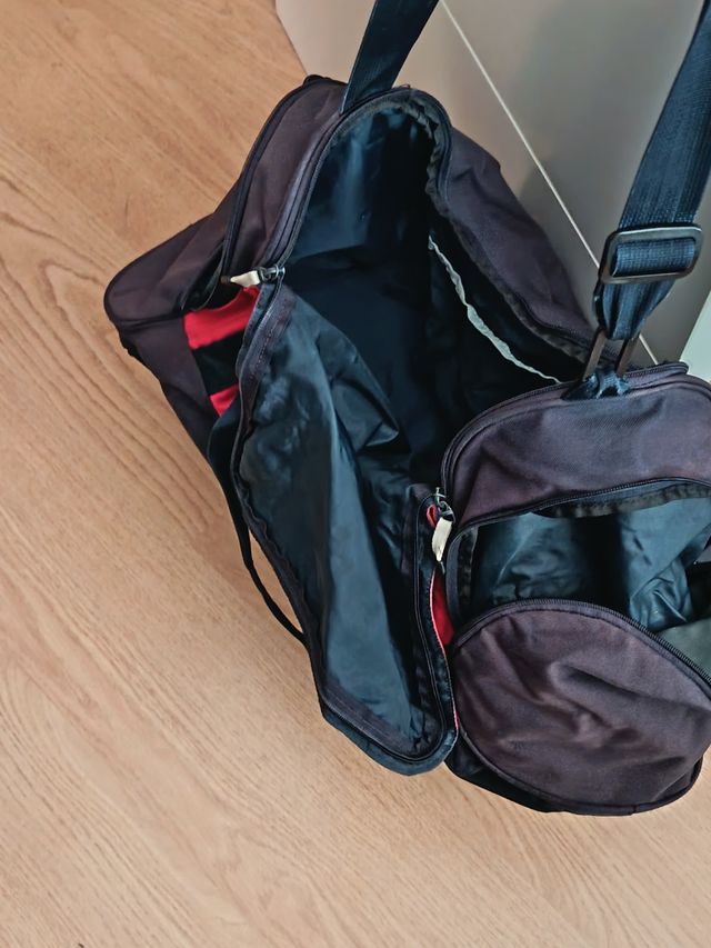 Bolsa deportiva Nike.