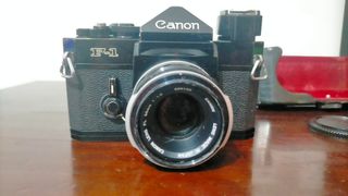 Canon F-1 Reflex + obiettivo 50mm f/1.8 FL