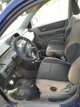Nissan Terrano II 2003 - parcialmente funcional