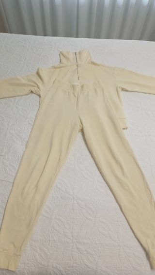 Conjunto chándal y sudadera