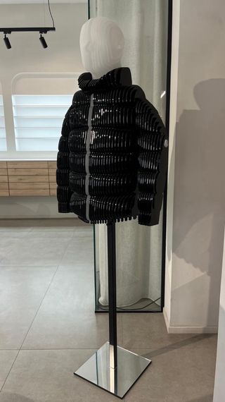 Maniquí Moncler