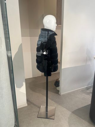 Maniquí Moncler