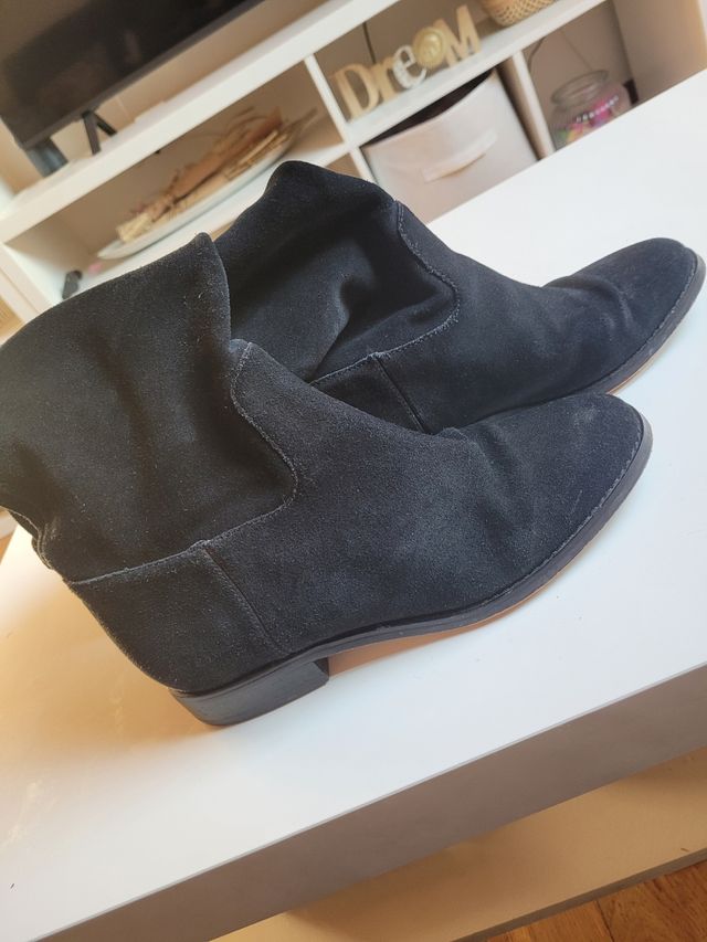 Botas Michael Kors negras con detalles dorados