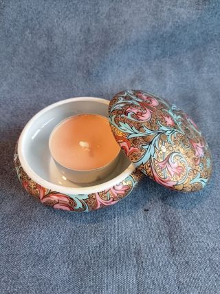 Ciotola con coperchio decorata