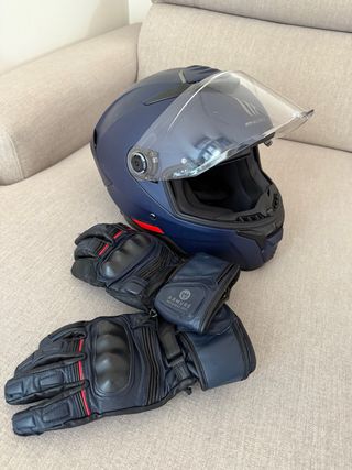 Casco MT Helmets y Guantes Armure Azul