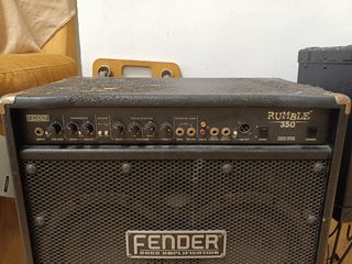 Amplificador Fender Rumble 350 para arreglar