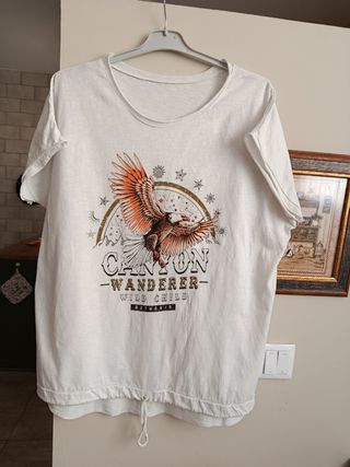 Camiseta larga estampada águila talla XL aprox.