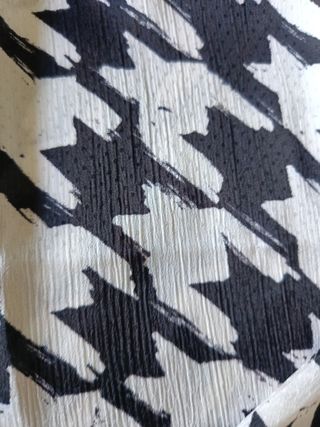 Camisa Mango estampada y vaporosa 