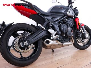 TRIUMPH TRIDENT 660 